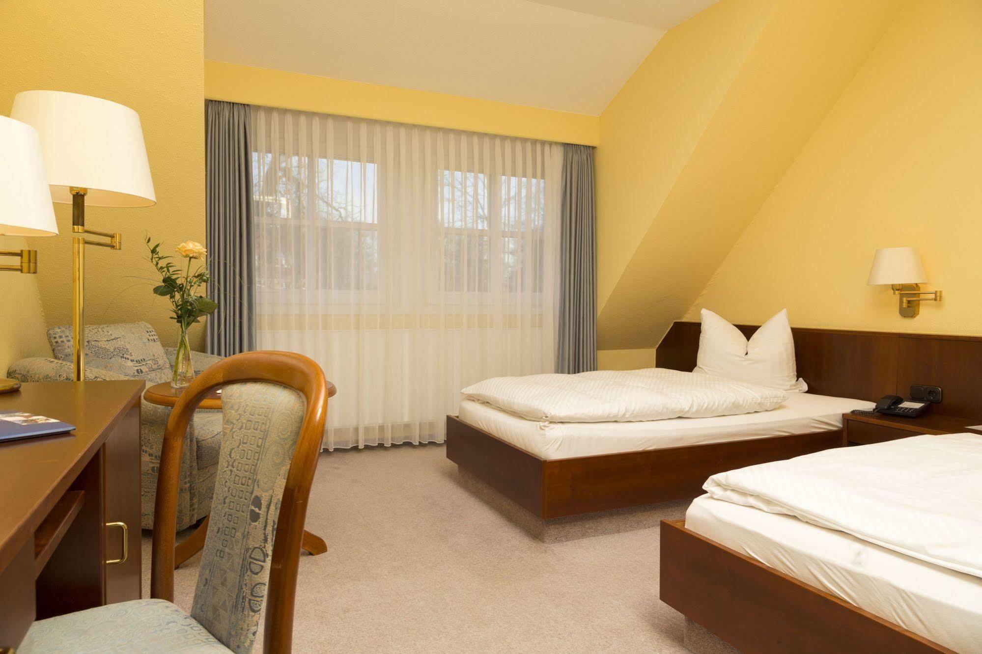 Ringhotel Residenz Віттмунд Екстер'єр фото